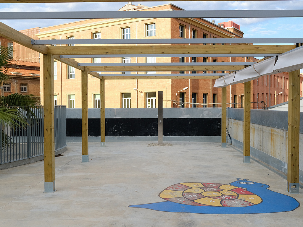 Espacios públicos - Escola Can Fabra