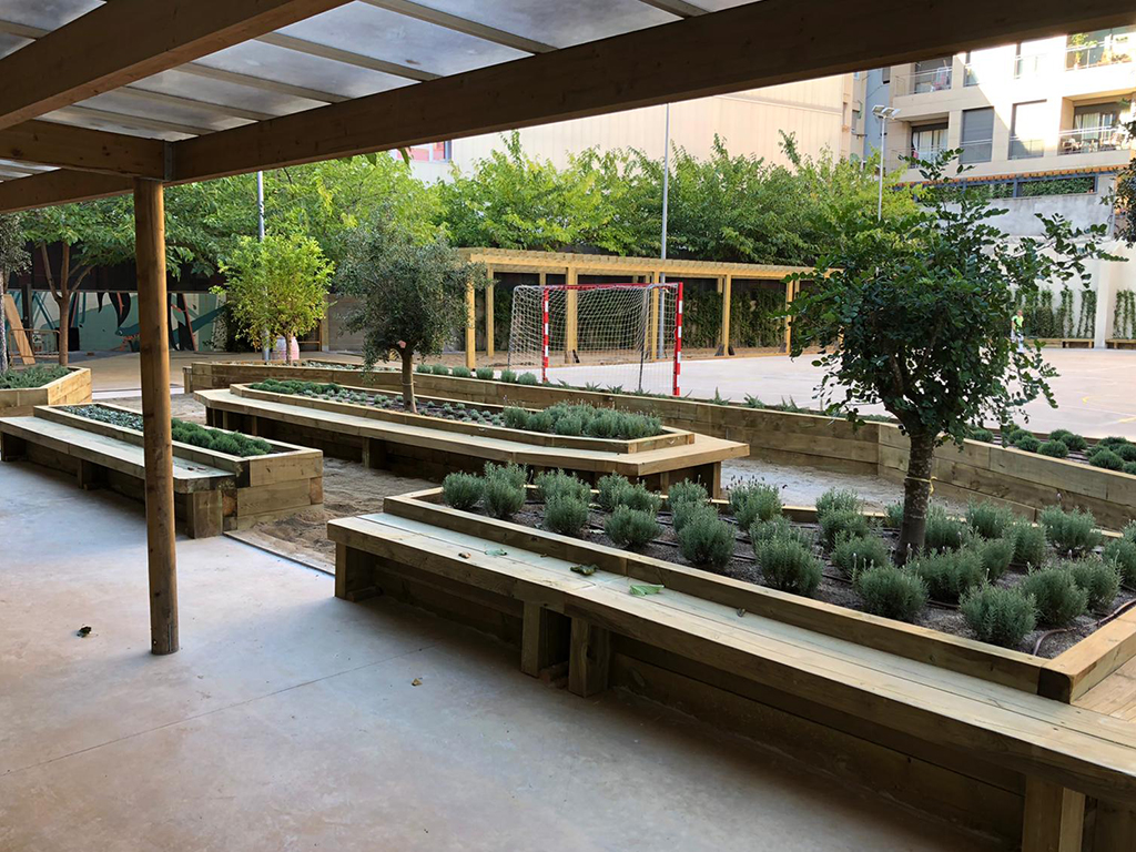 Espacios públicos - Escola Llorers