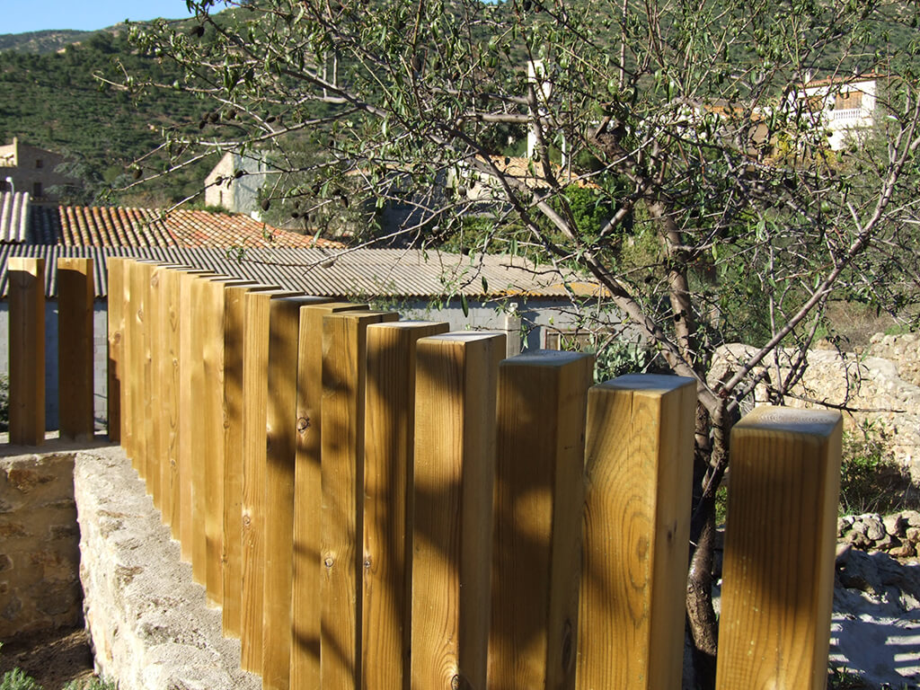 Vallas y celosías - Casa Assumpta