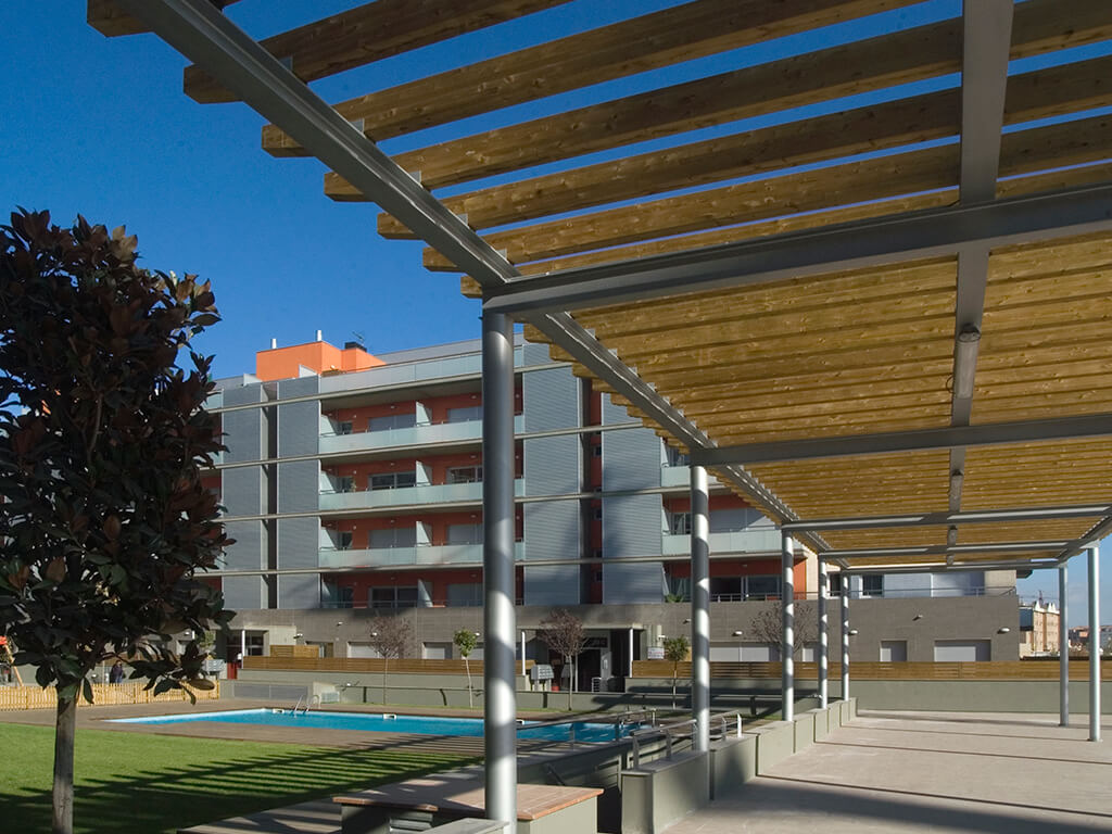 Pérgolas de madera - Edificio Vila Jardí