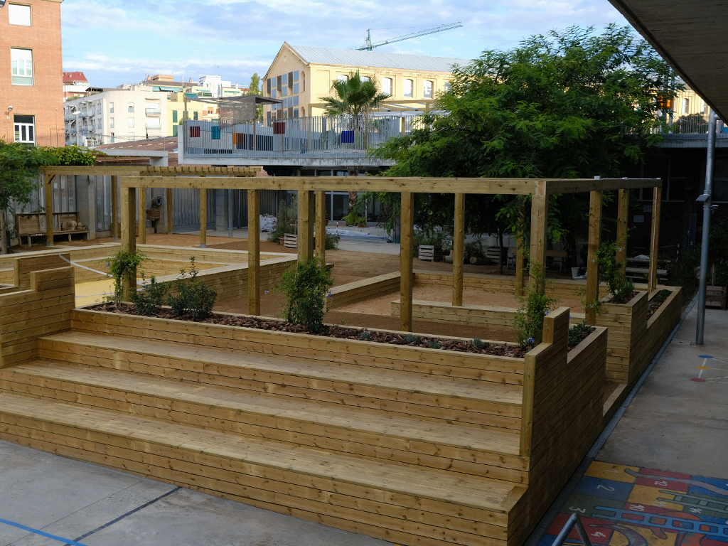 Espacios públicos - Escola Can Fabra