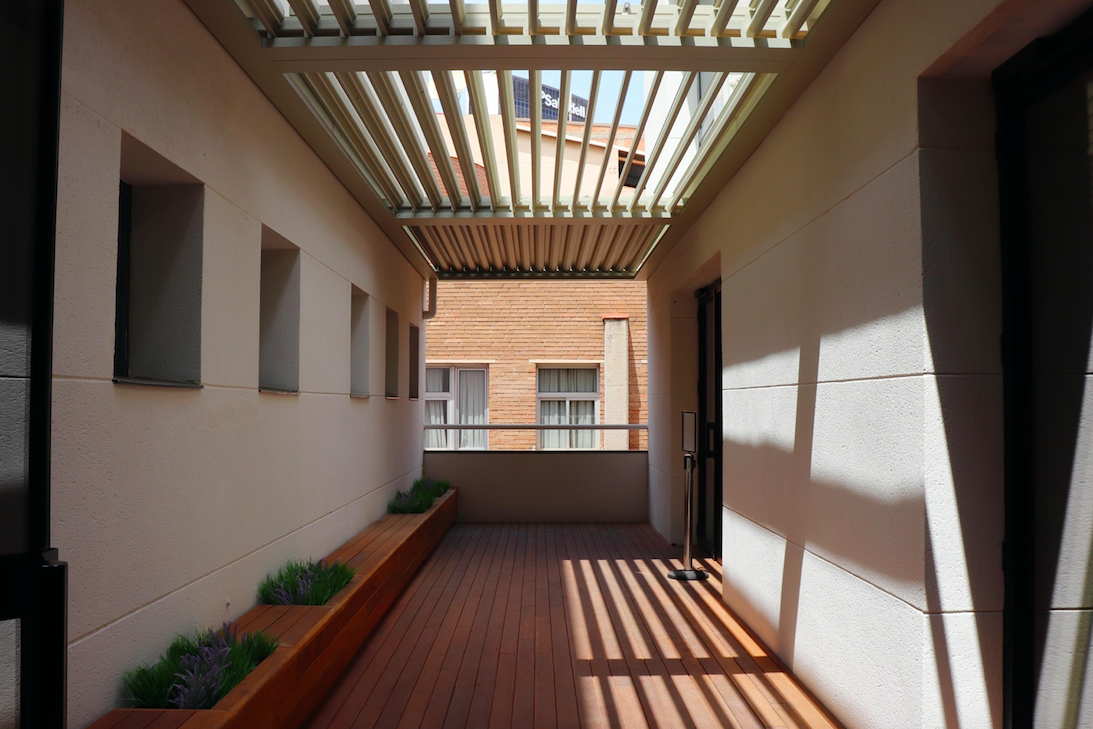 Pérgolas bioclimáticas - Universitat Pompeu i Fabra