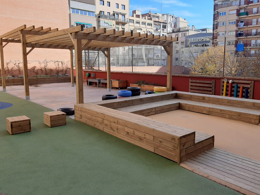 Espacios públicos - Escola Auró