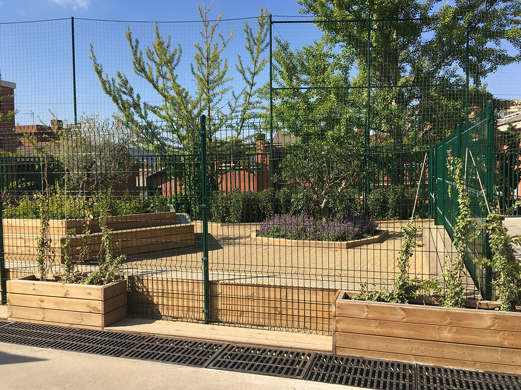 Espacios públicos - Escola Font d'en Fargas