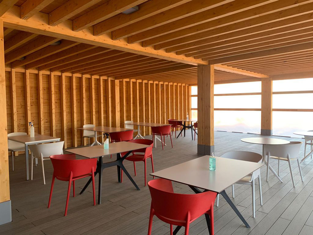 Pérgolas de madera - Laboratorios Hipra