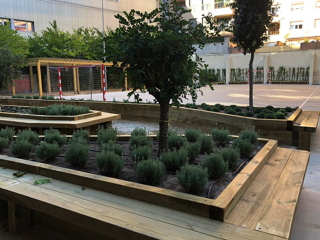 Espacios públicos - Escola Llorers