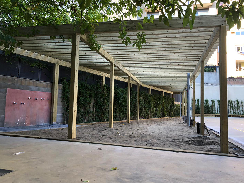 Espacios públicos - Escola Llorers