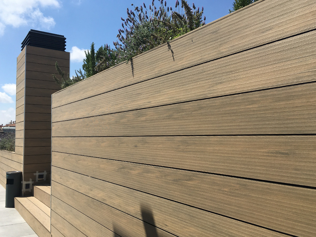 Tarimas de exterior - 8 Sides Apartments