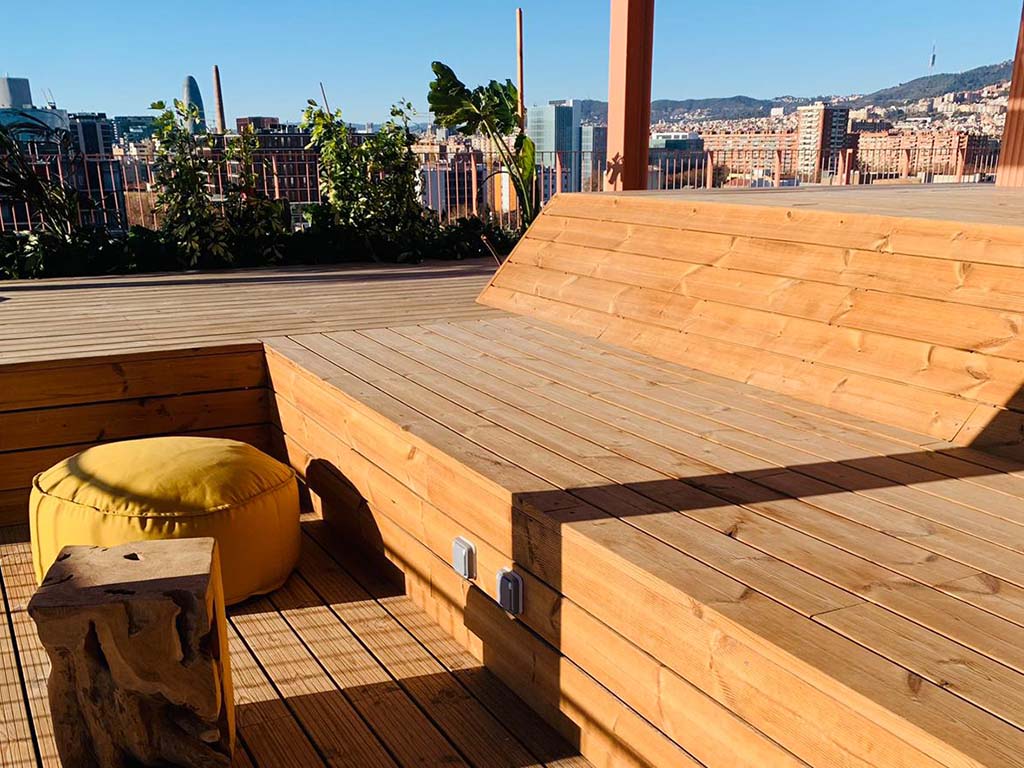 Tarimas de exterior - Residencia de estudiantes Moura