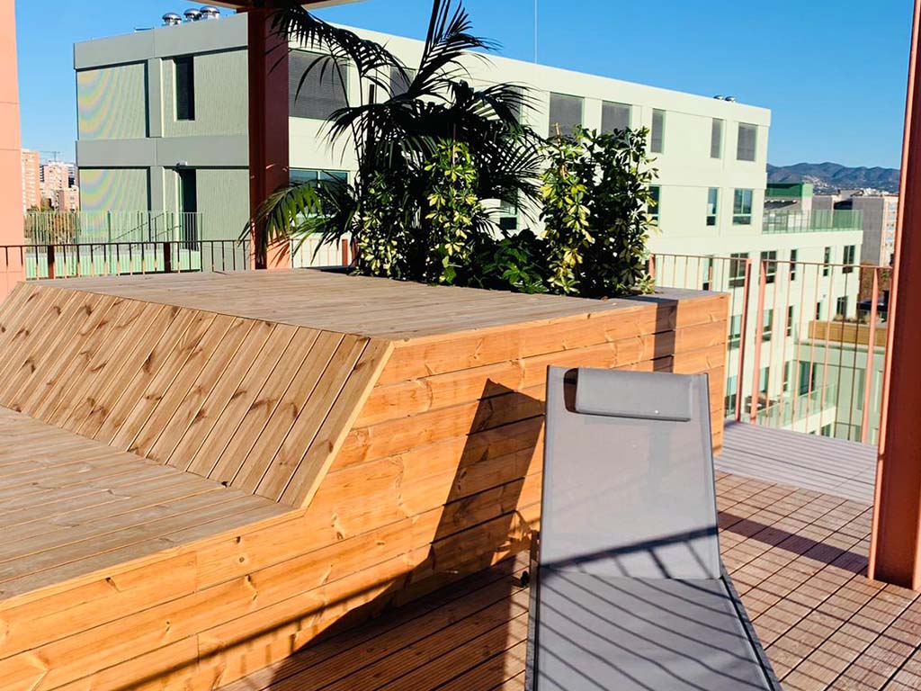 Tarimas de exterior - Residencia de estudiantes Moura