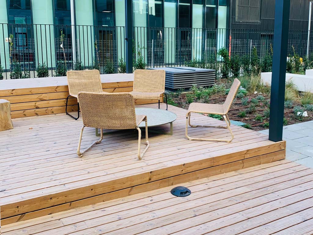 Tarimas de exterior - Residencia de estudiantes Moura