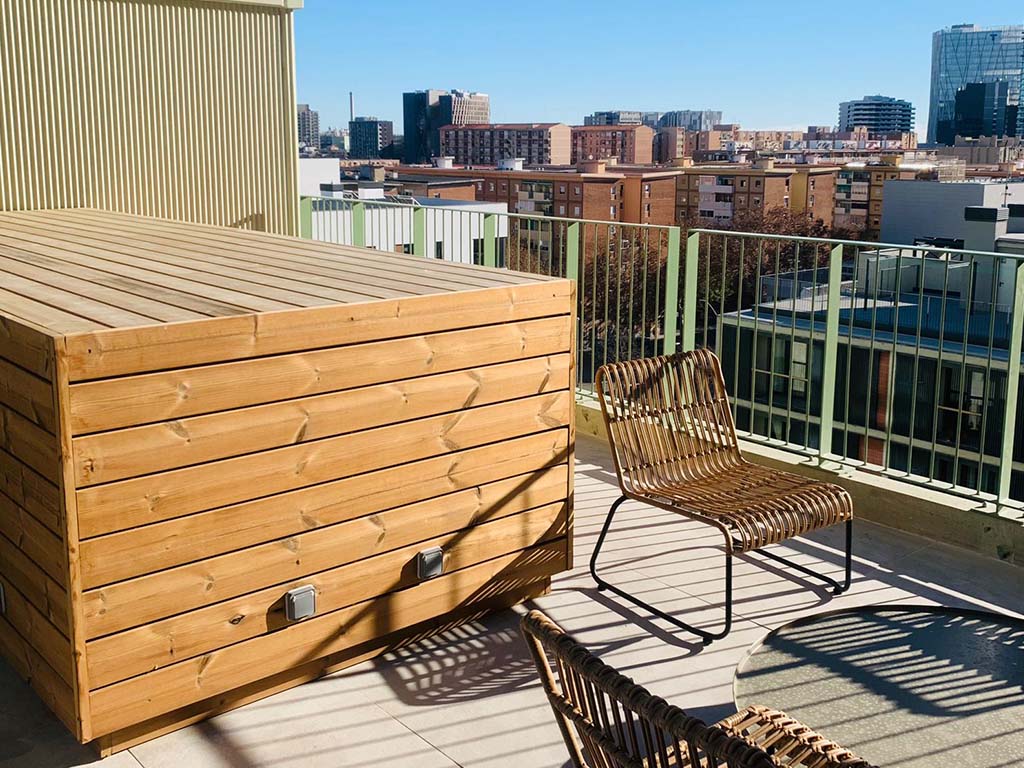 Tarimas de exterior - Residencia de estudiantes Moura