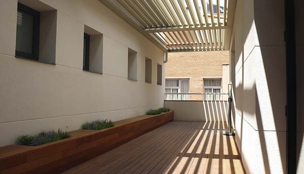 Pérgolas bioclimáticas - Universitat Pompeu i Fabra